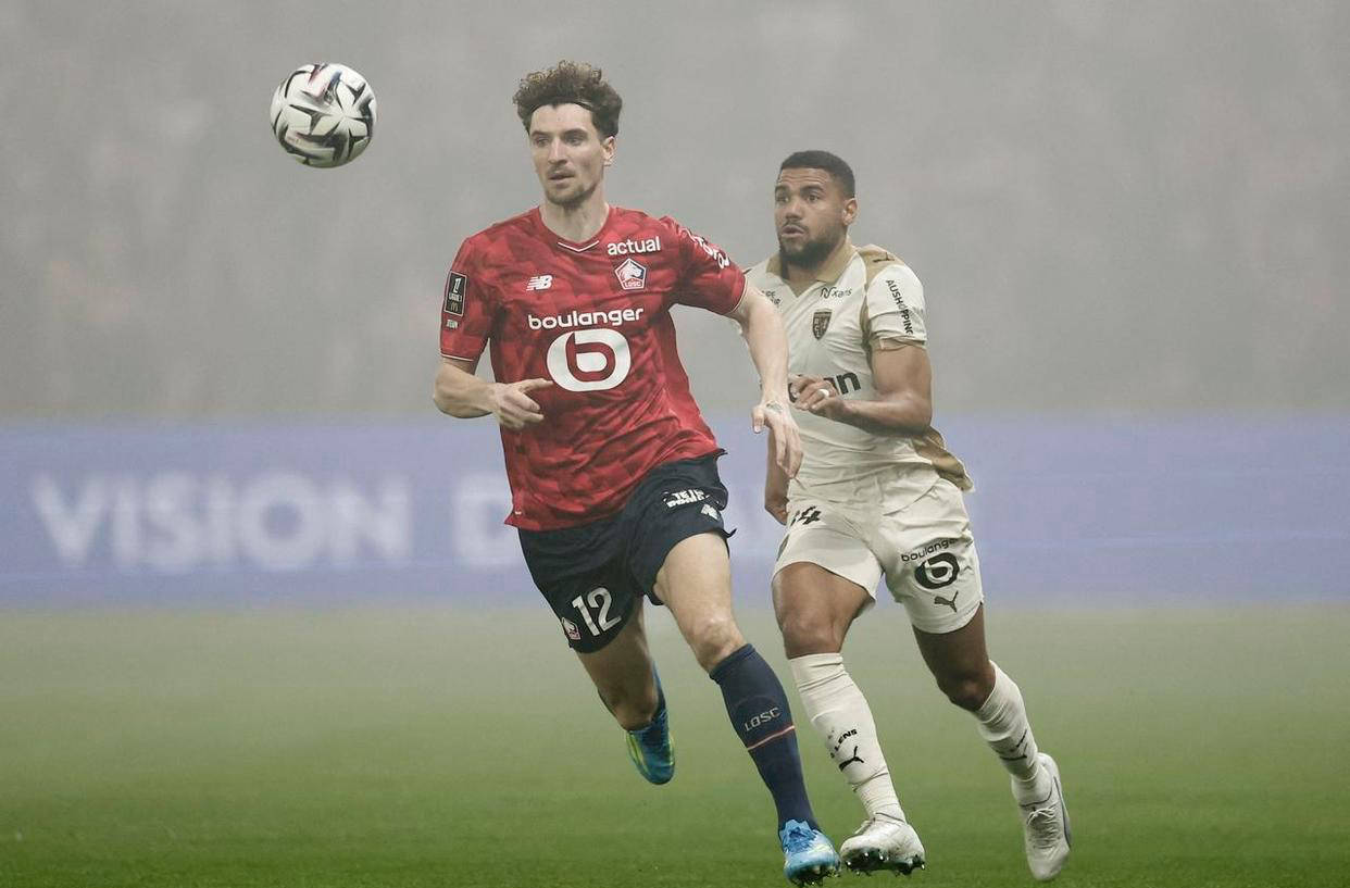 天助巴黎圣日耳曼：法甲第28轮，朗斯0-3惨败里尔，积分榜形势生变